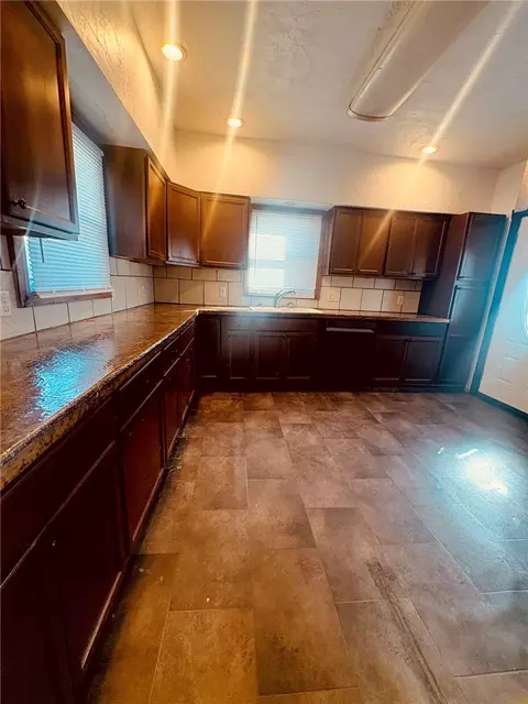 602 4th St, Braddock, PA 15104 photo 4