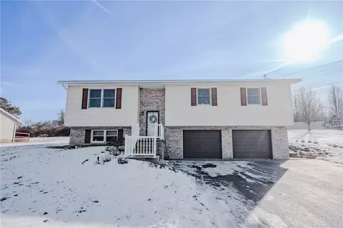 306 Pleasant View Dr, Kittanning, PA 16201