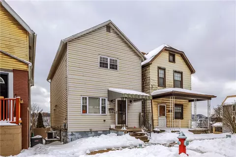1264 8th Ave, Natrona Heights, PA 15065