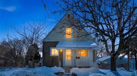 652 Riverview Dr, Dravosburg, PA 15034