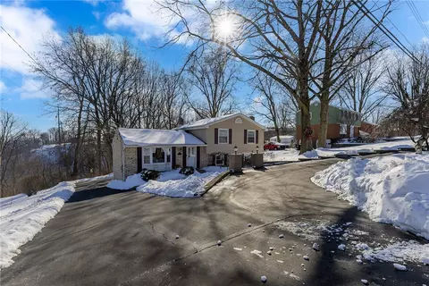 118 Rivercrest Dr, Coraopolis, PA 15108