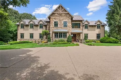 607 Fair Winds Ct, Greensburg, PA 15601