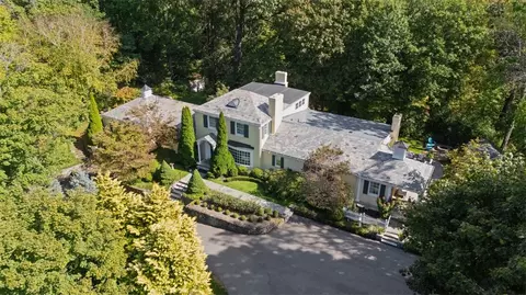 516 Irwin Dr, Sewickley, PA 15143