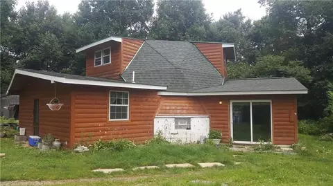 134 Sandy Flat Rd, Connellsville, PA 15425