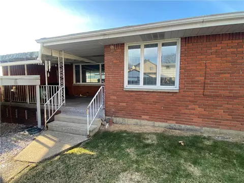 422 Market St, Belle Vernon, PA 15012