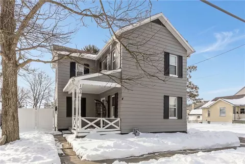 105 N Oliver Ave, Zelienople, PA 16063