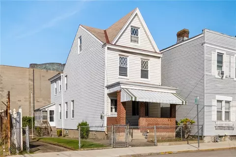 4427-31 Howley St, Pittsburgh, PA 15224