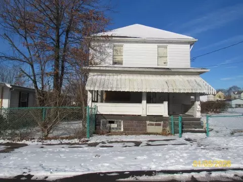 60 Feathers Ave, Uniontown, PA 15401