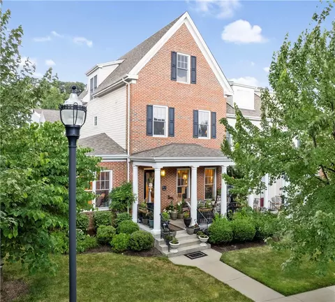 1641 Overton Ln, Pittsburgh, PA 15217