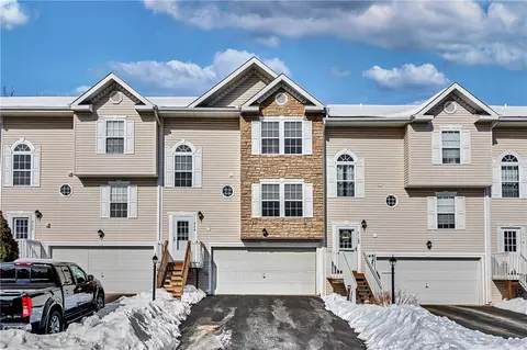 520 Ten Point Ln, Cranberry Township, PA 16066