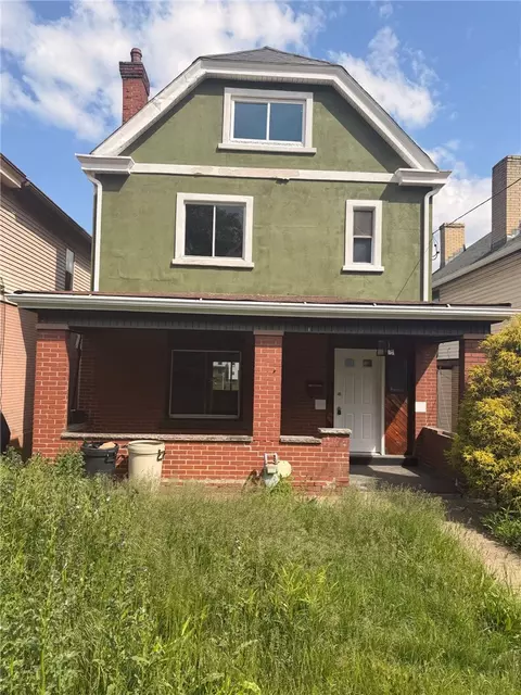 221 E Agnew Ave, Pittsburgh, PA 15210