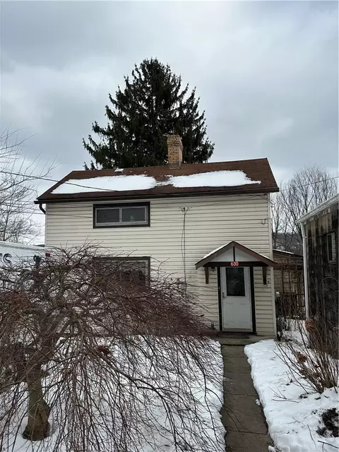 630 Prospect St, Glenwillard, PA 15046