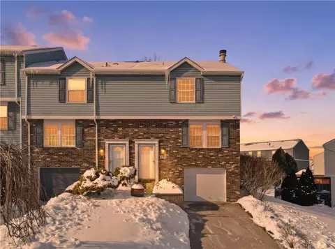2518 Hawthorne Dr, Oakdale, PA 15071