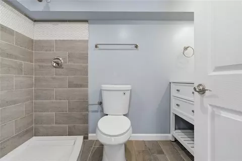 Bath - 210 Seanor Rd, Irwin, PA 15642 photo 3 of 6