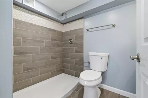 Bath - 210 Seanor Rd, Irwin, PA 15642 photo 4 of 6