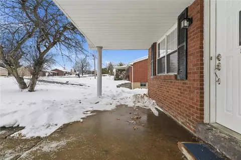 Exterior - 210 Seanor Rd, Irwin, PA 15642 photo 3 of 8
