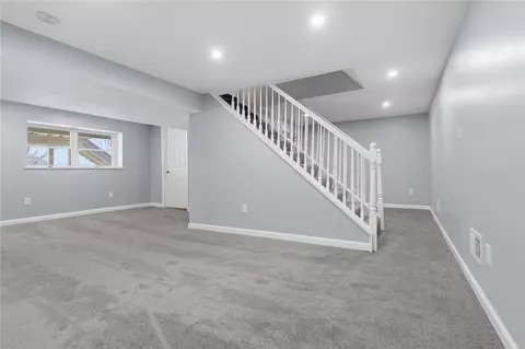 Living - 210 Seanor Rd, Irwin, PA 15642 photo 8 of 9