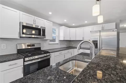 Kitchen - 210 Seanor Rd, Irwin, PA 15642 photo 2 of 5