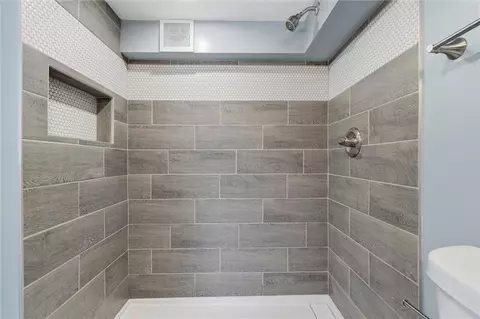 Bath - 210 Seanor Rd, Irwin, PA 15642 photo 6 of 6