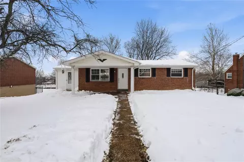 Exterior - 210 Seanor Rd, Irwin, PA 15642 photo 7 of 8