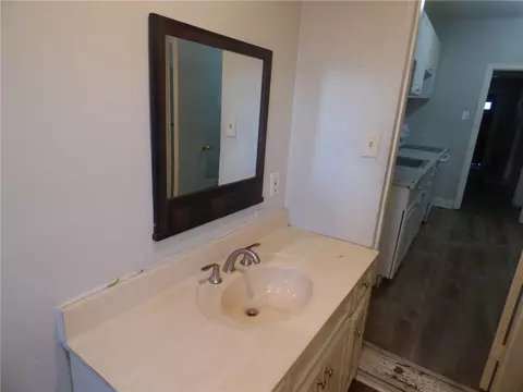 Bath - 226 Lobinger Ave, Braddock, PA 15104 photo 5 of 5
