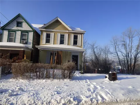 226 Lobinger Ave, Braddock, PA 15104