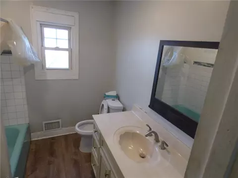 Bath - 226 Lobinger Ave, Braddock, PA 15104 photo 4 of 5