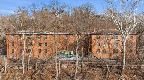 121 Locust St, Ambridge, PA 15003