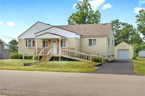 157 Elizabeth St, Hopwood, PA 15445