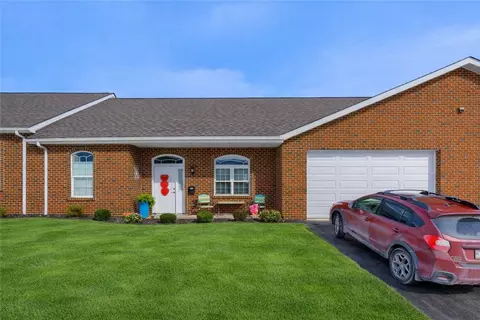 903 Valentina, New Kensington, PA 15068