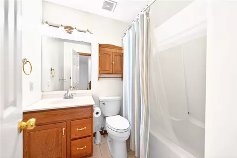 Bath - 112 Circle Dr, Irwin, PA 15642 photo 3 of 3