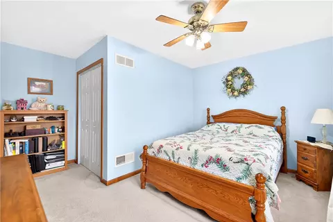 Bedroom - 112 Circle Dr, Irwin, PA 15642 photo 5 of 6