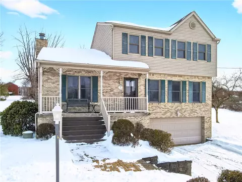 112 Circle Dr, Irwin, PA 15642