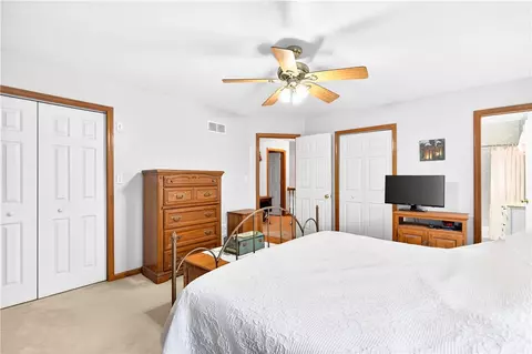 Bedroom - 112 Circle Dr, Irwin, PA 15642 photo 2 of 6