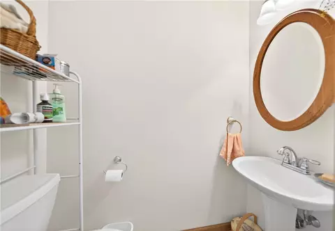 Bath - 112 Circle Dr, Irwin, PA 15642 photo 1 of 3