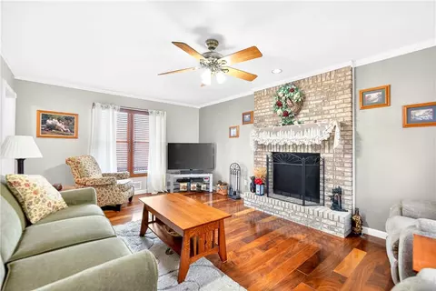 Living - 112 Circle Dr, Irwin, PA 15642 photo 1 of 3