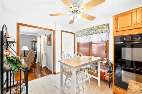 Entry Way - 112 Circle Dr, Irwin, PA 15642 photo 3 of 5