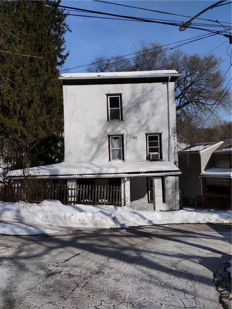 132 Leneake St, Turtle Creek, PA 15145