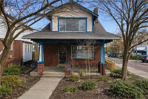 565 Peebles St, Pittsburgh, PA 15221