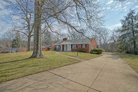 3506 Ridgewood Dr, Pittsburgh, PA 15235