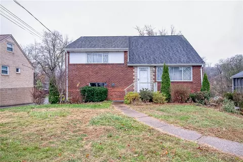 609 Regency Dr, Pittsburgh, PA 15239