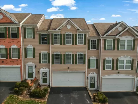 728 Freedom Dr, Carnegie, PA 15106