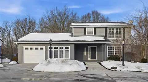 133 James Dr, Ellwood City, PA 16117