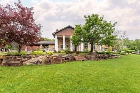 33 Chalkhill Ohiopyle Rd, Ohiopyle, PA 15470