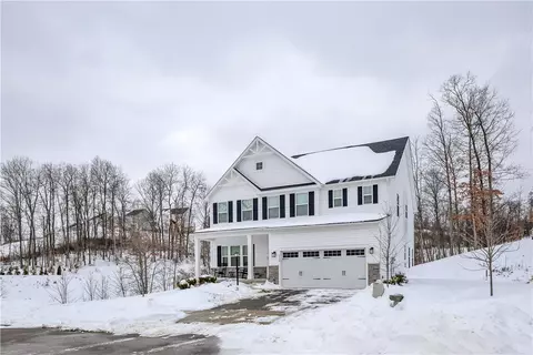 212 Bengal Fox Ct, Zelienople, PA 16063