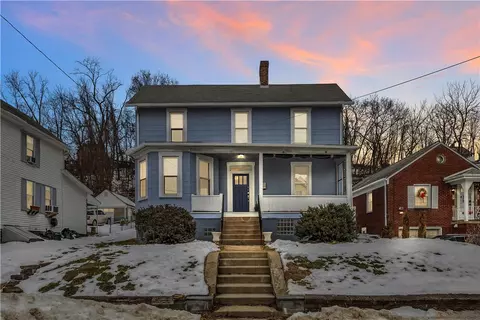 229 E College St, Canonsburg, PA 15317