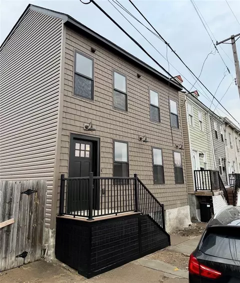 812 Phineas, Pittsburgh, PA 15212