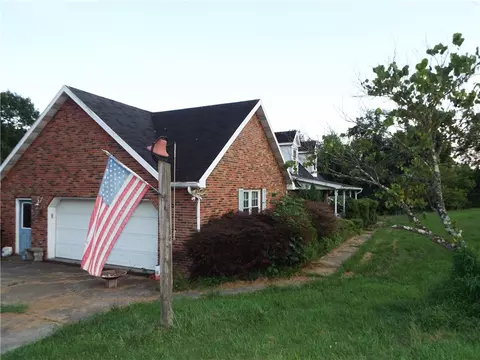 25 Linton Aly, Fredericktown, PA 15333