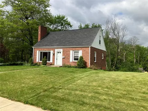 444 Spencer Ave, Sharon, PA 16146