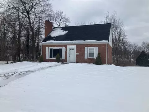 444 Spencer Ave, Sharon, PA 16146
